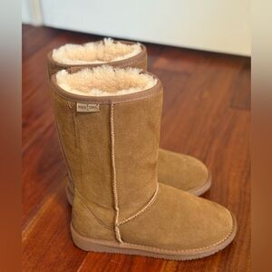 Minnetonka Tan Suede Boots